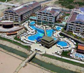 CRYSTAL PALACE LUXURY RESORT & SPA